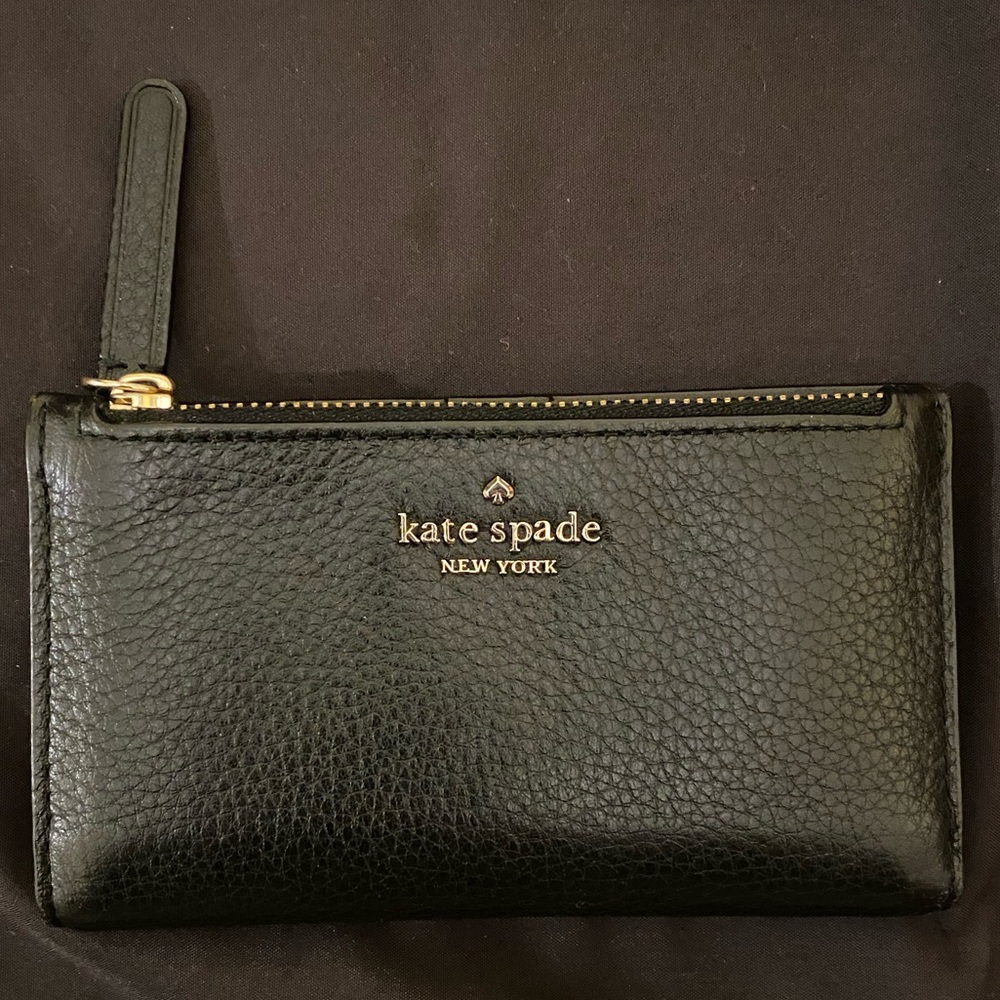 Like new Kate Spade Black Textured Leather Bifold Credit Card Wallet
